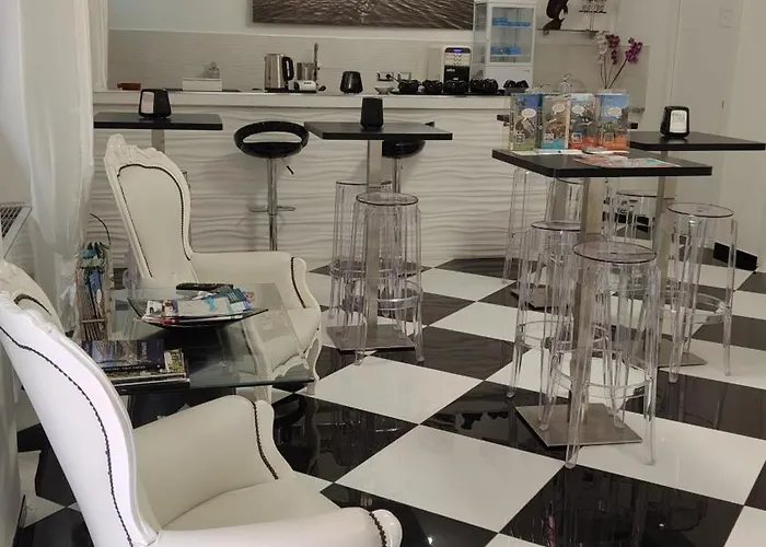 Clelia'S Boutique Rooms & SuitesBed and Breakfast